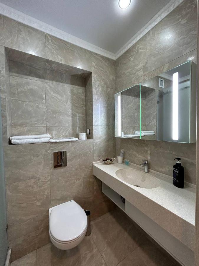 In Yes Apartment *